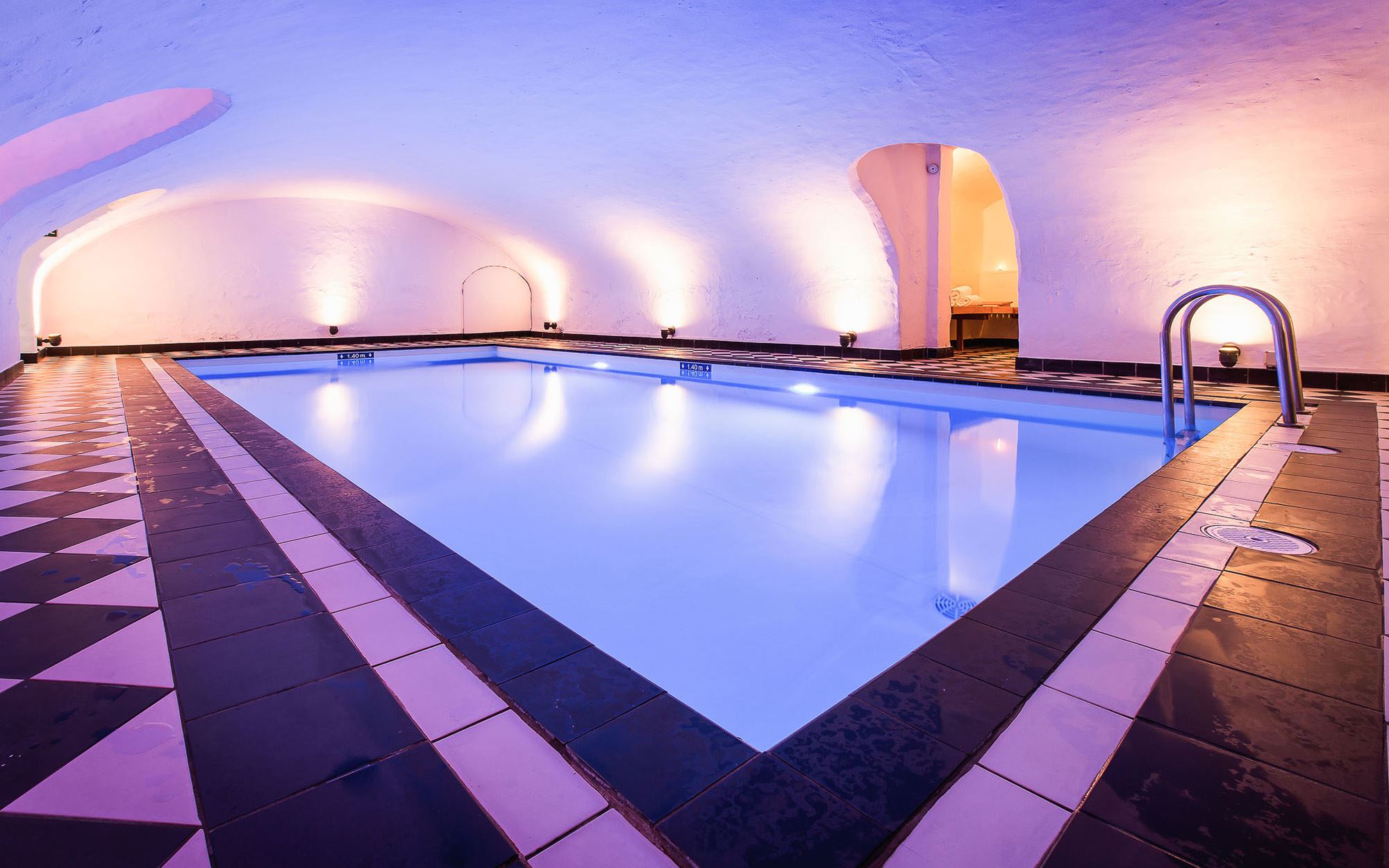 Hotel Navarra Bruges Indoor Swimming Pool